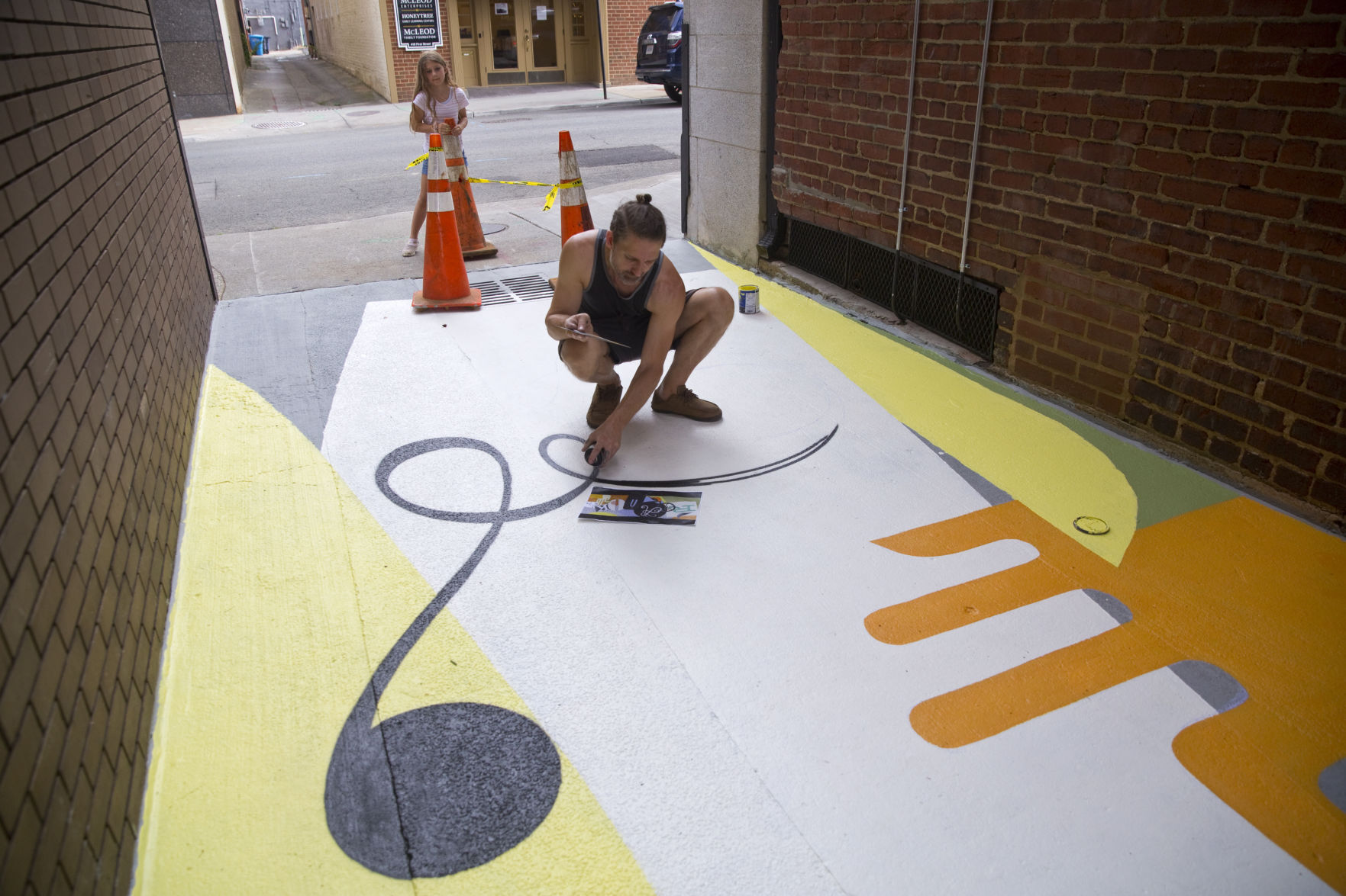 skd ToobzPrintersAlleyMural 071720 p05